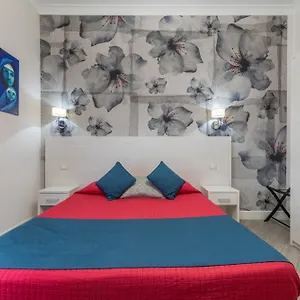https://velvet-suite.it-romehotels.com